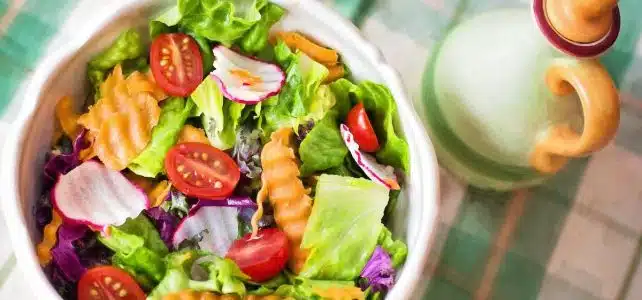 Les secrets pour obtenir une récolte de salades abondante en un temps record !